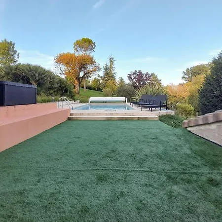 Gorgeous In Dompierre-sur-Charente